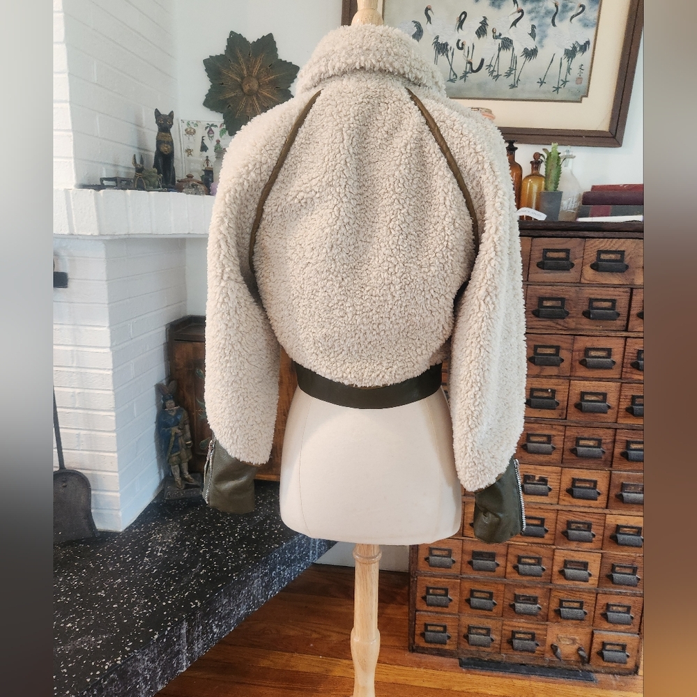 NWOT Ruve Javan Shearling Coat Size XS - Picture 14 of 16